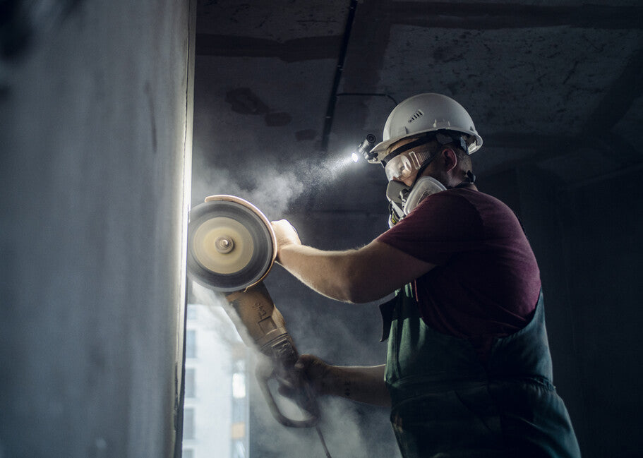 ArmyTek Wizard C2 Pro Magnet LED-taschenlampe mit Magnethalterung 2500 lm 4800 h 65, Weiße