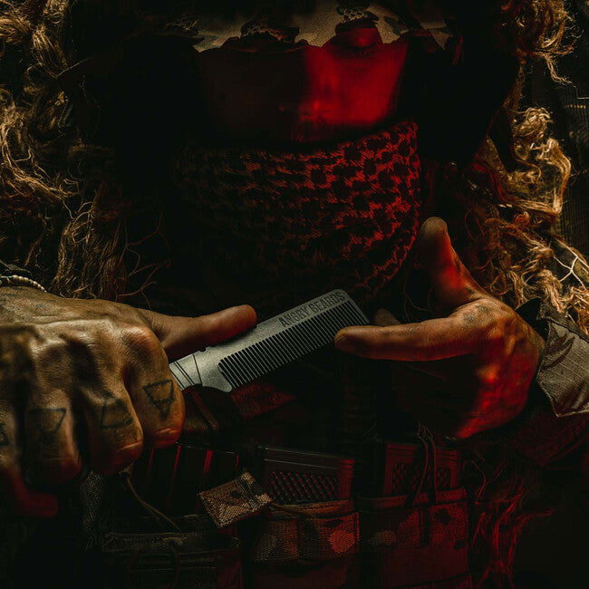 ANGRY BEARDS Hreben na bradu und Schnurrbart Combat Comb