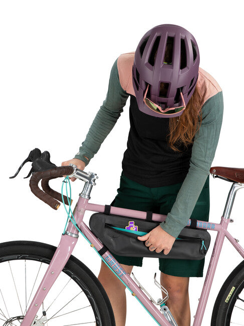 OSPREY Escapist Frame Bag Medium, schwarz