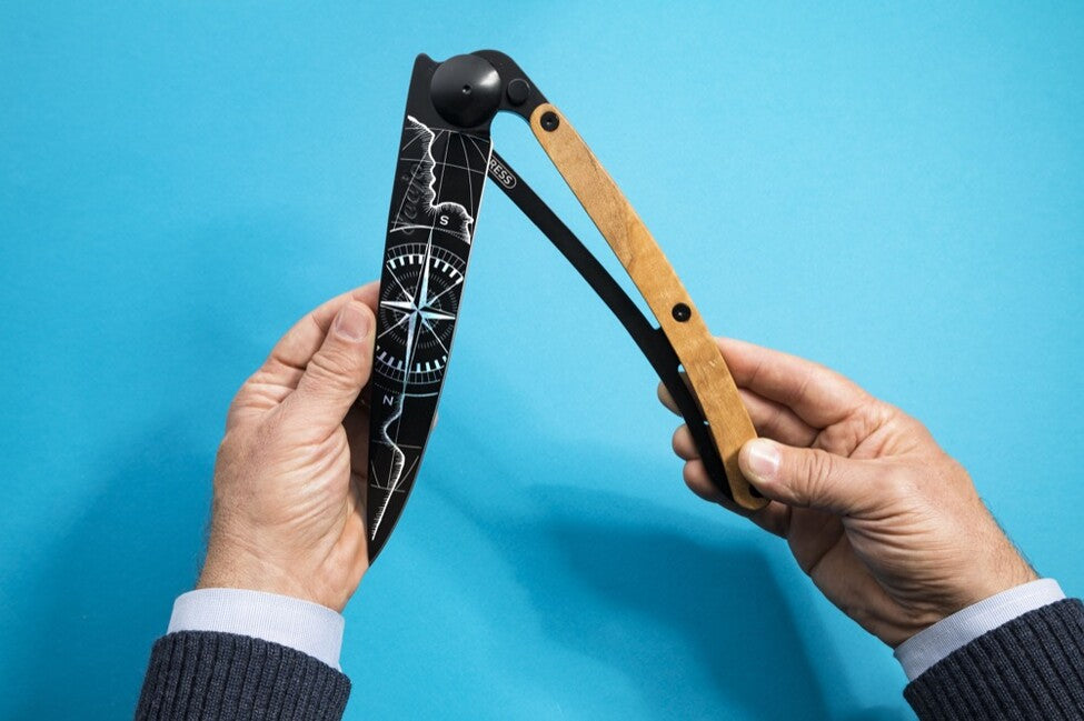 Deejo Giant Klappmesser schwarz Incognita