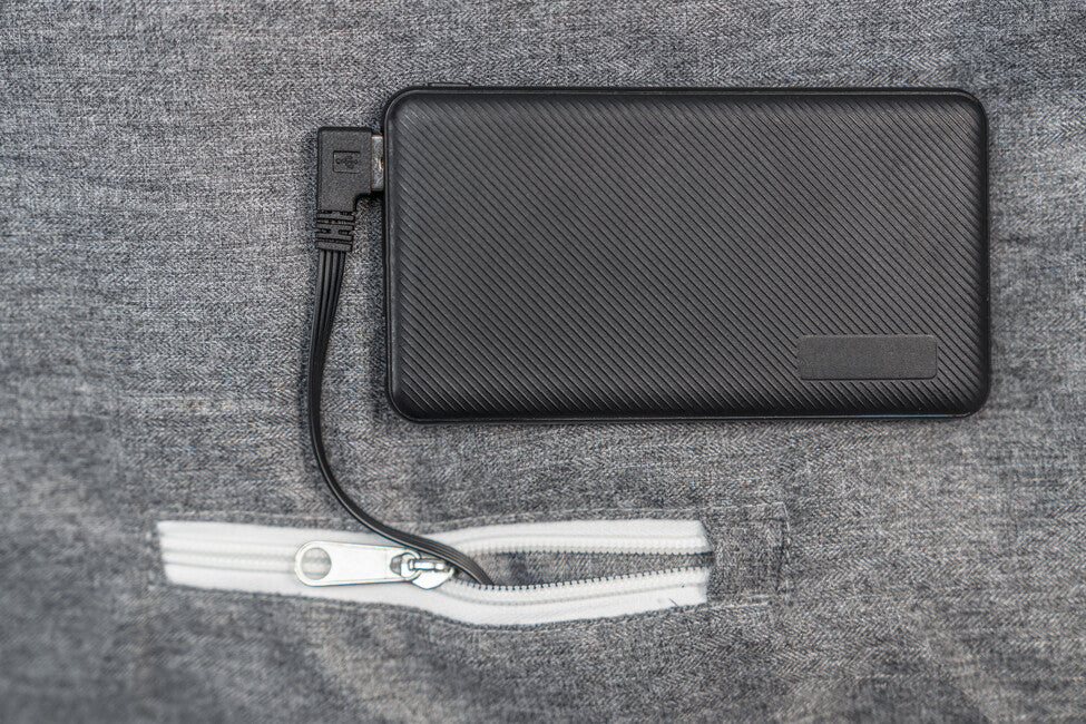 Grüezi-Bag Feater Beheizte Schlafsackeinlage mit USB-Schnittstelle, grau