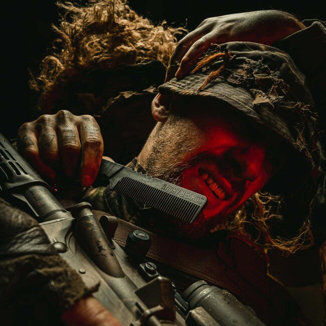ANGRY BEARDS Hreben na bradu und Schnurrbart Combat Comb