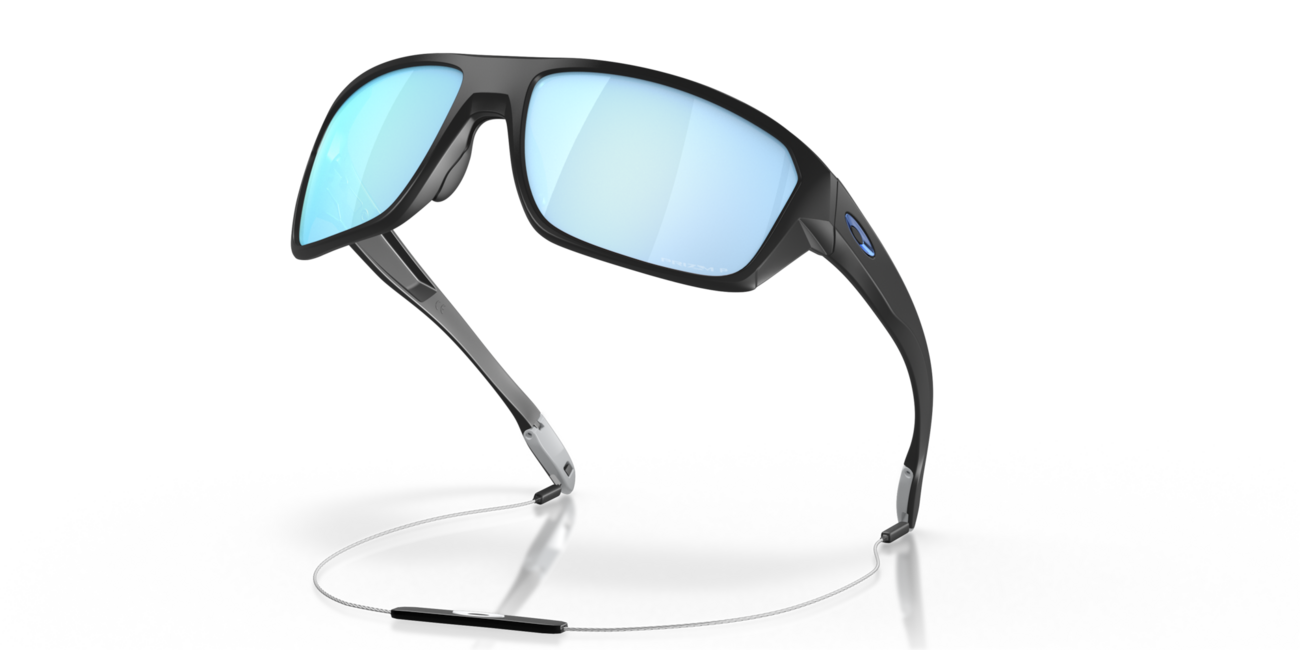 Oakley SPLIT SHOT Sonnenbrille mit Rahmen Matte Black und mit Dias Prizm Deep Water Polar 64