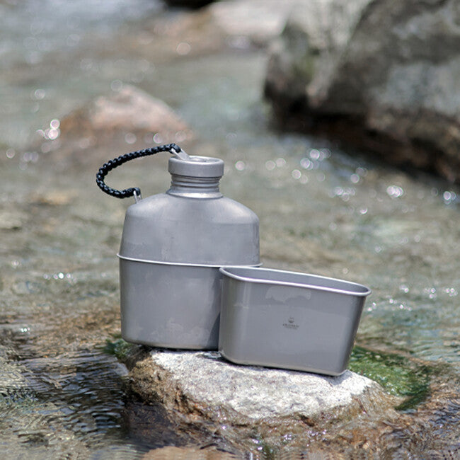 Silverant Titanium Flask with Mouthpiece and Case