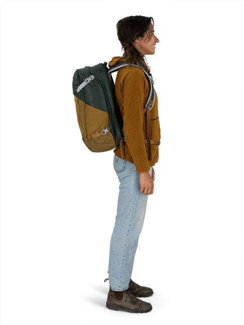 OSPREY Nebula Stadtrucksack, green tunnel/brindle brown