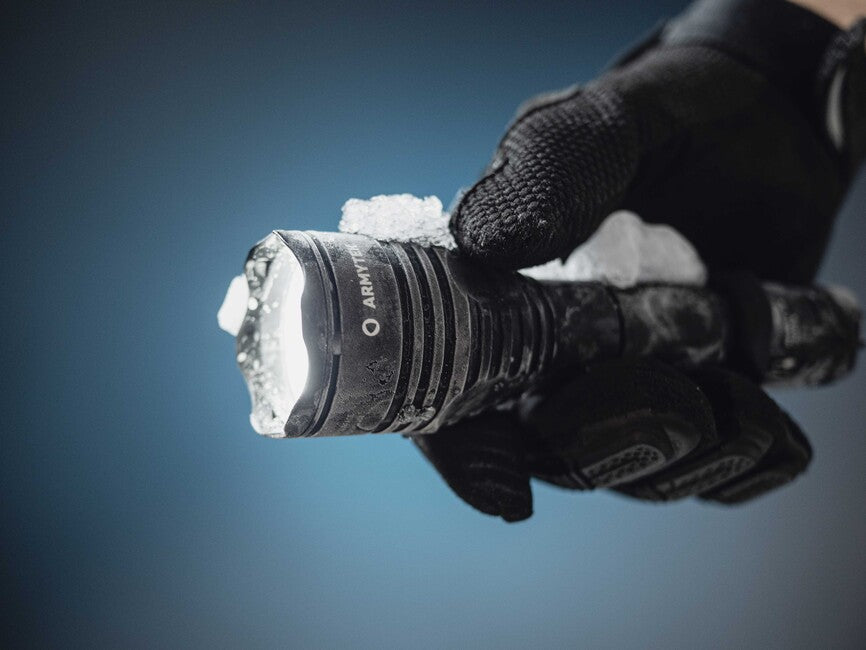 ArmyTek Viking Pro Weiße LED-taschenlampe 2050 lm 136 g