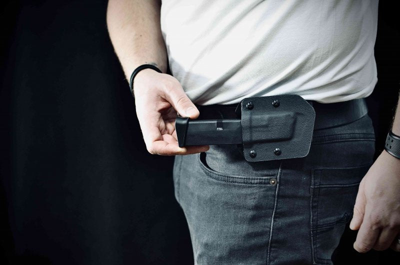 Falco Kydex Horizontal Holster F905 2021 for Glock 17 Magazine, Black Left