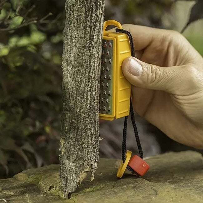 WARAGOD Multifunctional Firestarter with Chip Scraper Pyro