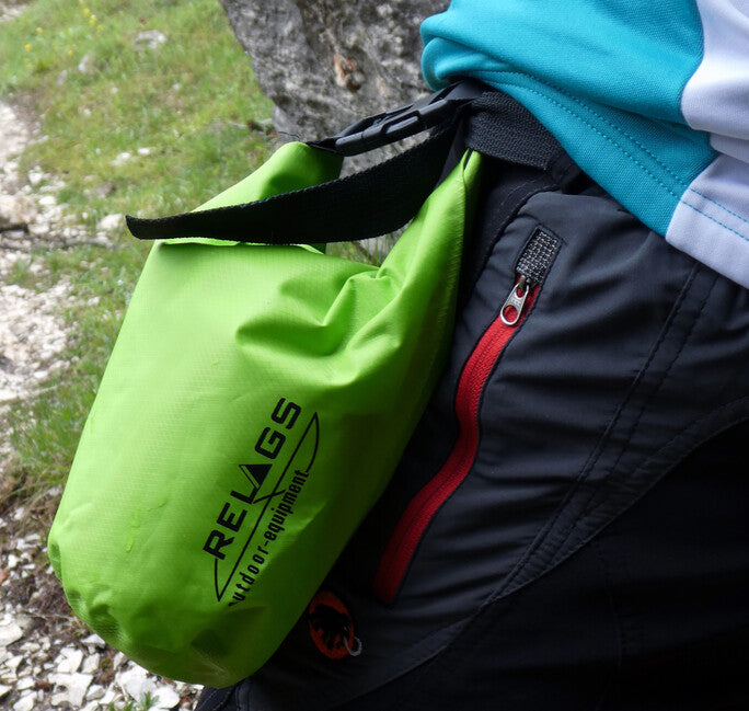 BasicNature 210T lightweight waterproof backpack 2 l, hellgrün