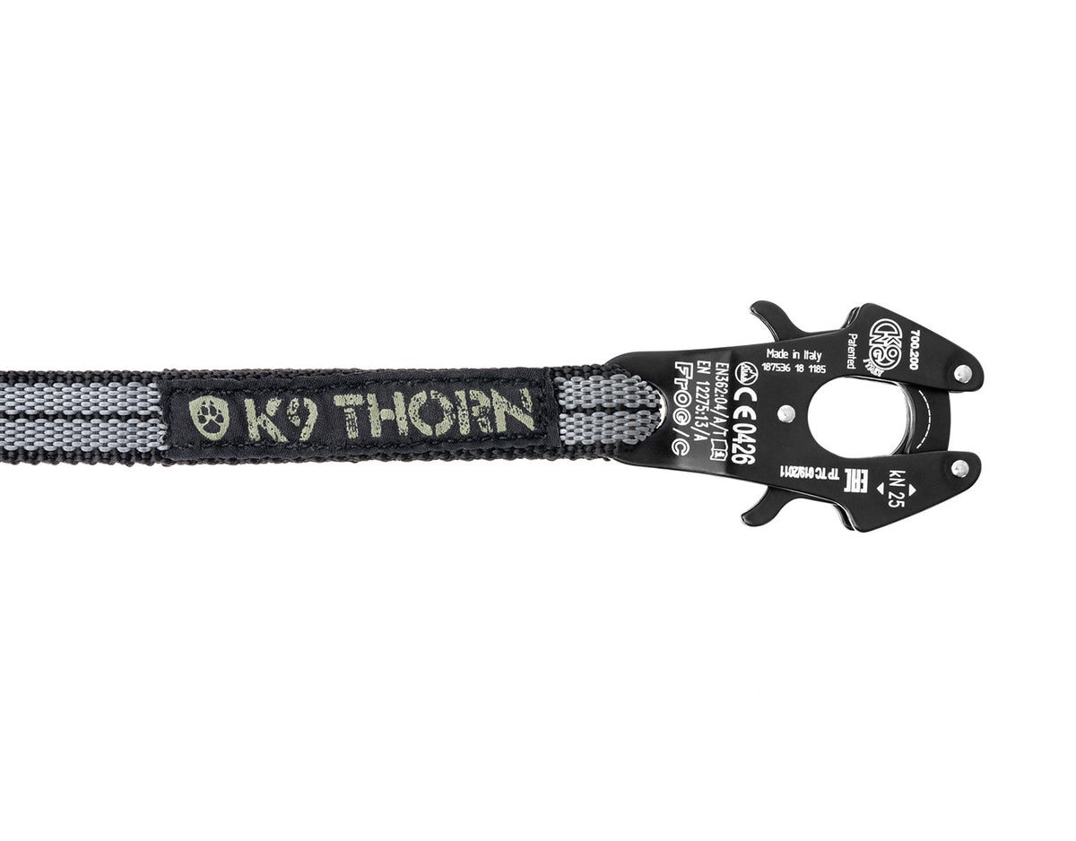 K9 Thorn vodítko protišmykové s karabínou Kong Frog, čierne