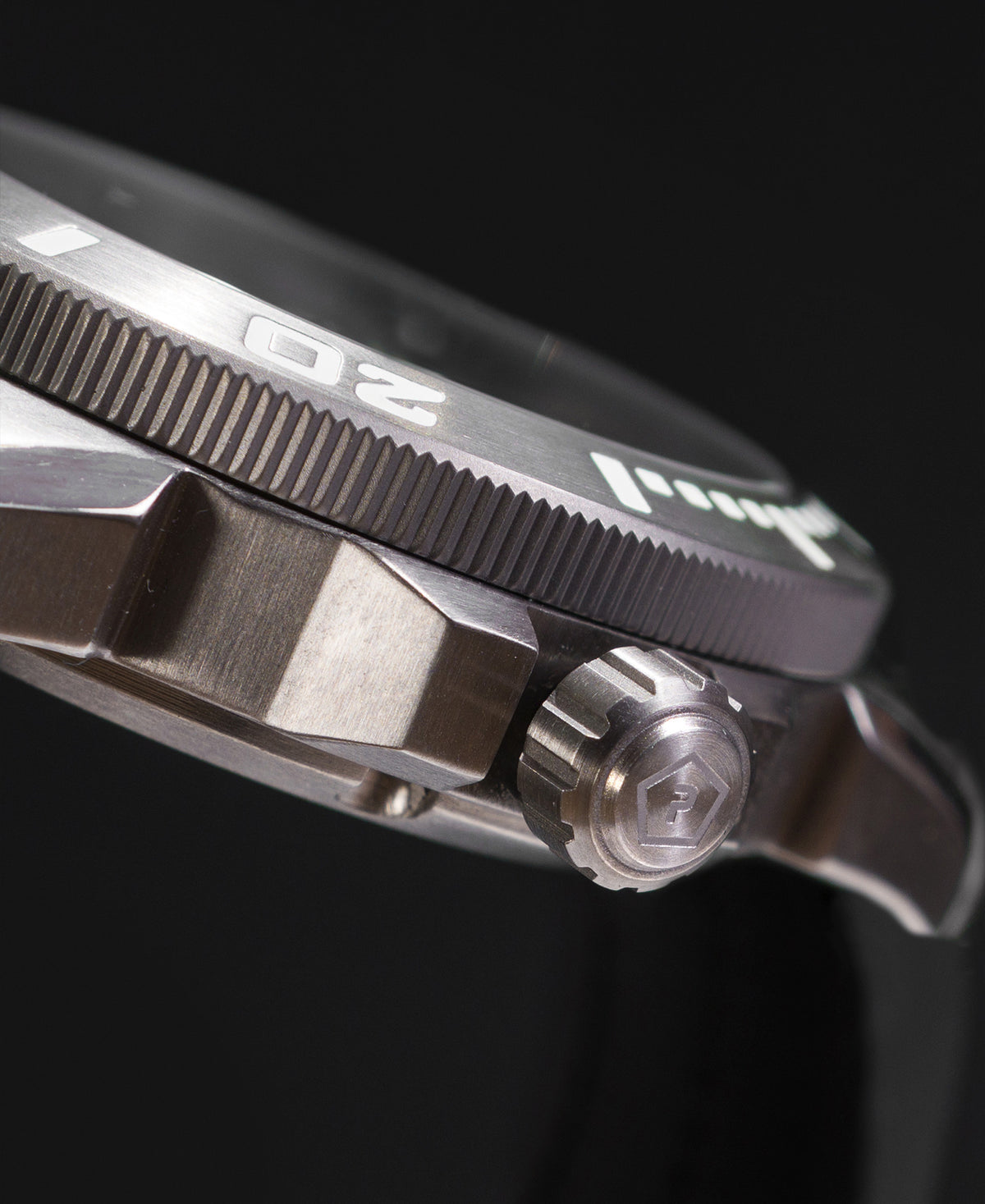 Pentagon Uhr Genesis, silber