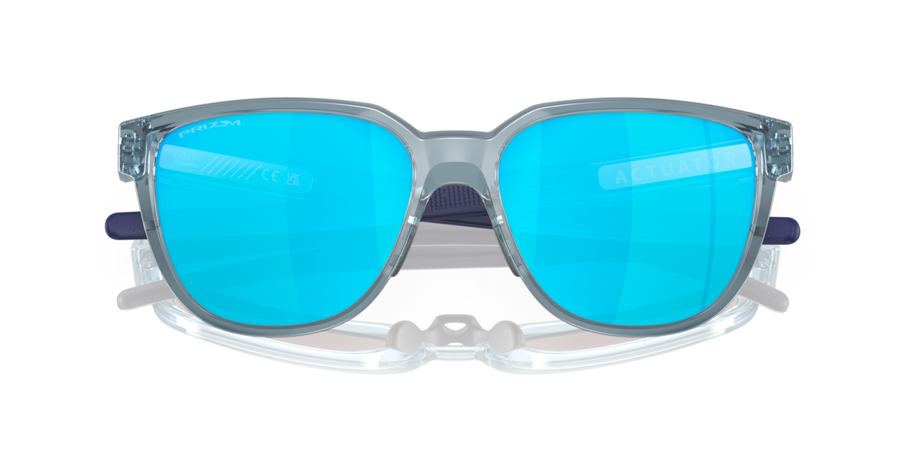 Oakley Actuator mit Rahmen Trans Stonewash und mit Dias Prizm Sapphire 57