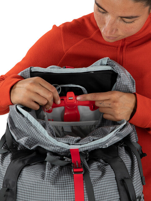 OSPREY Ariel Pro 75, silver lining