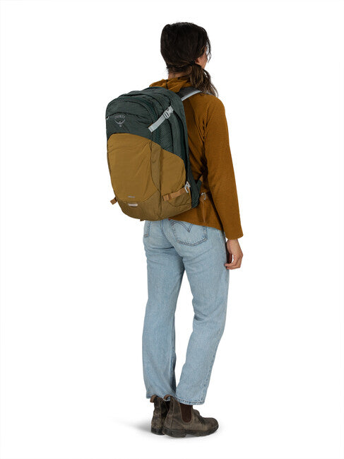 OSPREY Nebula Stadtrucksack, green tunnel/brindle brown