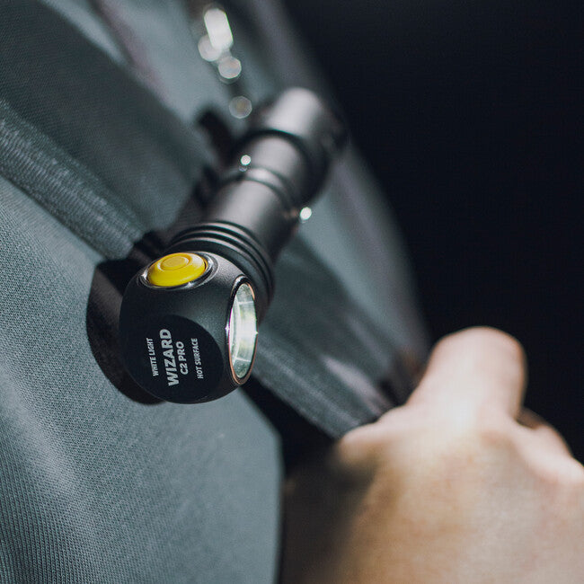 ArmyTek Wizard C2 Pro Magnet LED-taschenlampe mit Magnethalterung 2500 lm 4800 h 65, Weiße