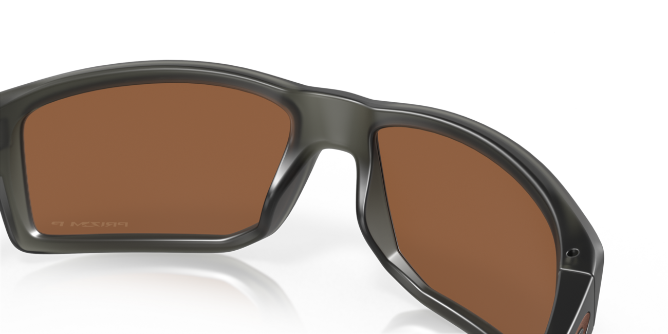 Oakley GIBSTON Sonnenbrille mit Rahmen Matte Grey Smoke und mit Dias Prizm Tungsten Polarized 61