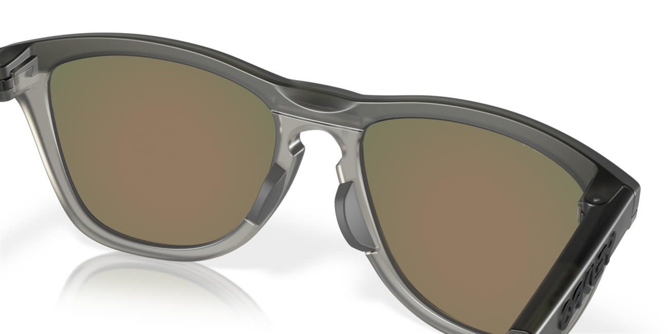 Oakley FROGSKINS RANGE Sonnenbrille mit Rahmen Matte Grey Smoke/Grey Ink und mit Dias Prizm Ruby 55