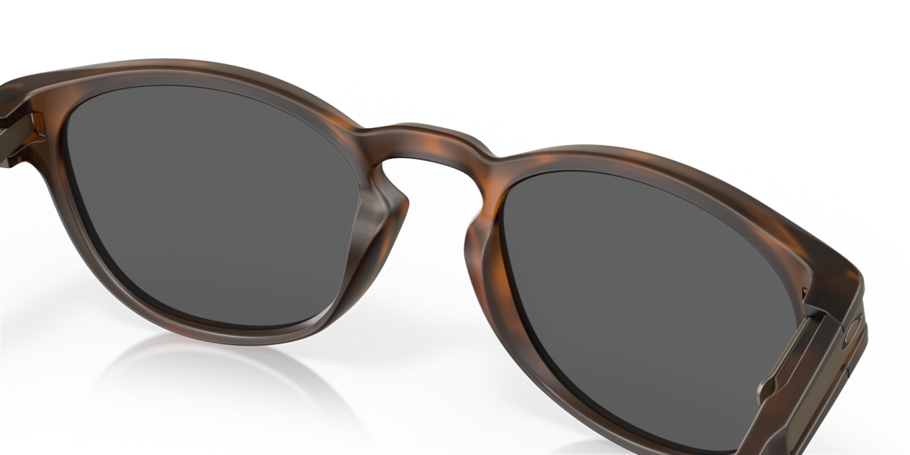 Oakley LATCH Sonnenbrille mit Rahmen Matte Brown Tortoise und mit Dias Prizm Black 53