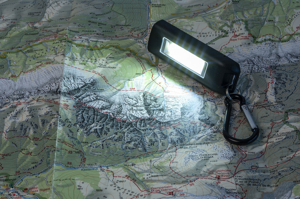 BasicNature USB LED Schlüsselanhänger, schwarz