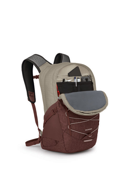 OSPREY Quasar 28 city-rucksack sägemehlbraun/rosinrot