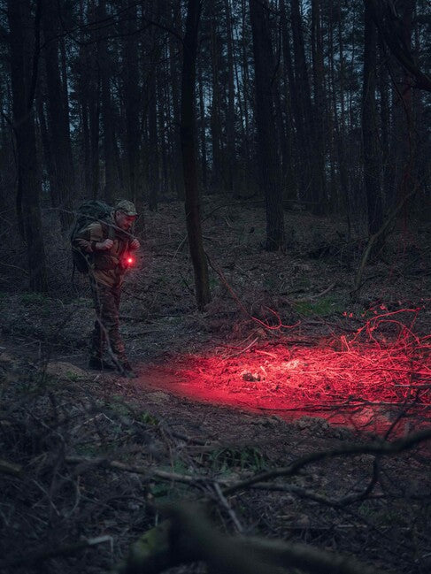 ArmyTek Wizard C2 stirnlampe mit magnethalterung 1100 lm batterieleistung 3 h 65 g , weiße und rote led