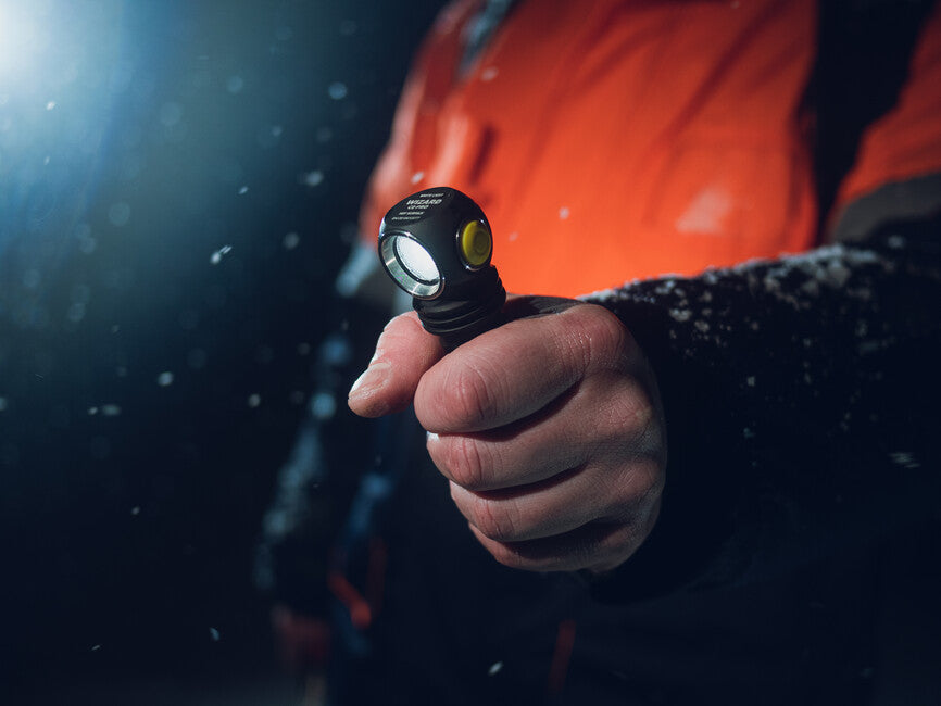 ArmyTek Wizard C2 Pro Magnet LED-taschenlampe mit Magnethalterung 2500 lm 4800 h 65, Weiße