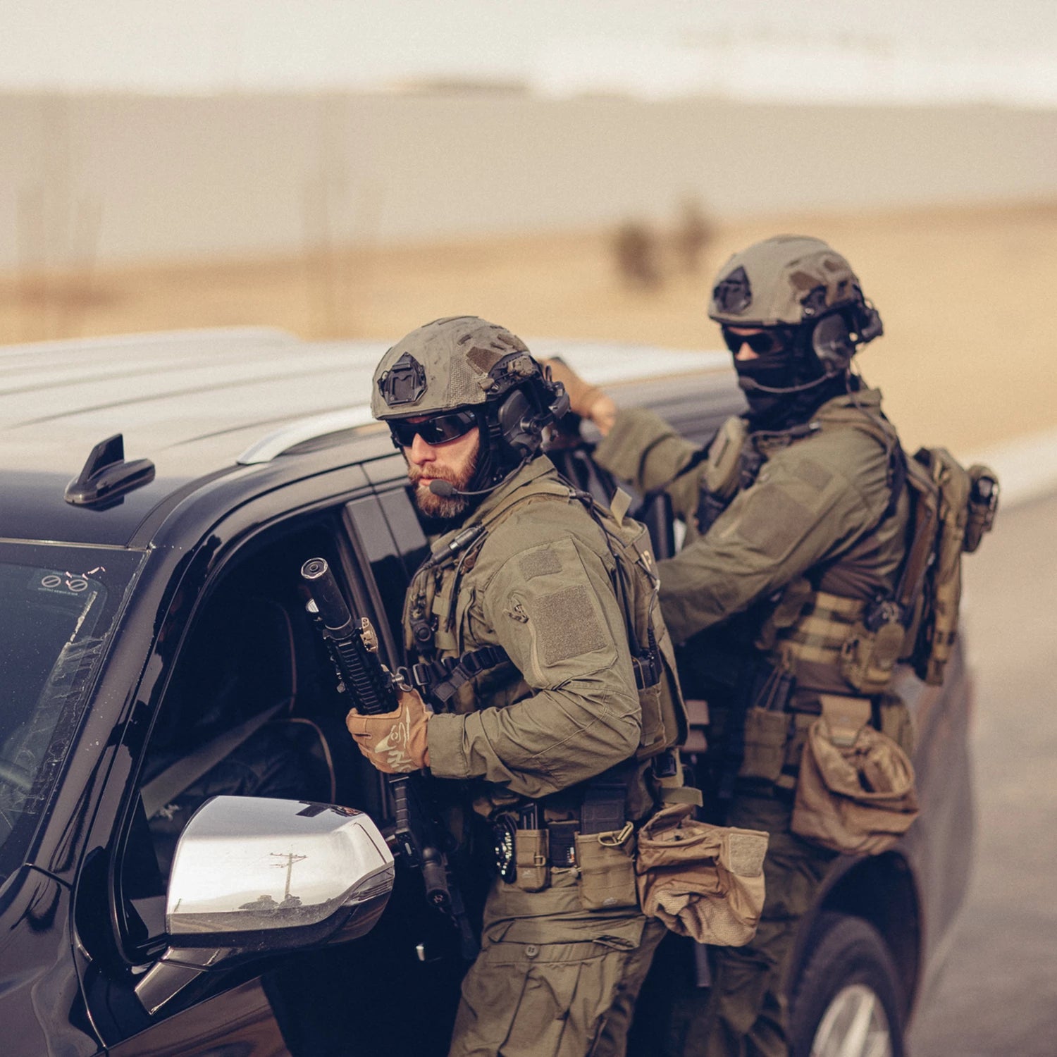 Helikon-Tex MBDU blúza NyCo Ripstop, MultiCam Black™ – v použití 1
