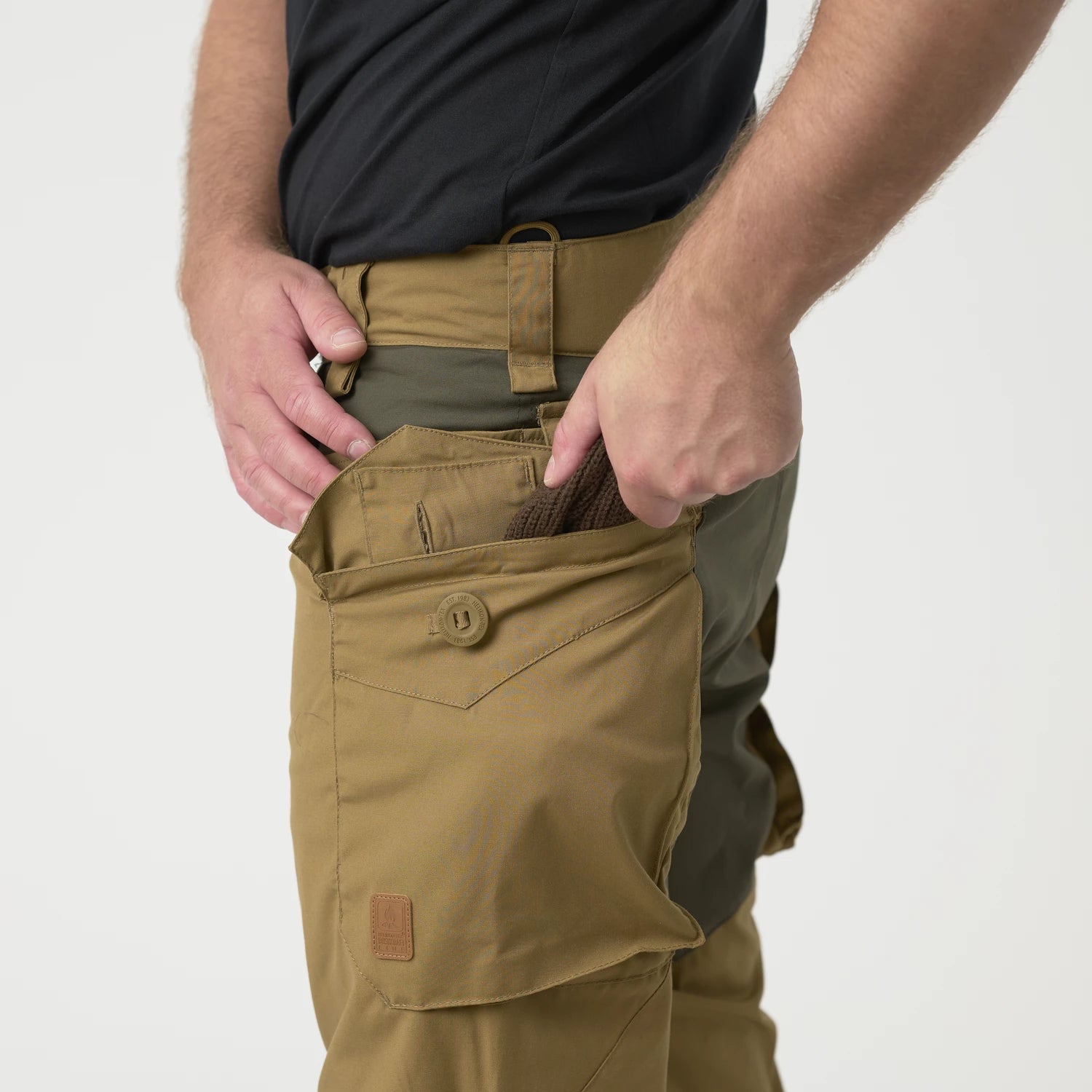 Helikon-Tex Pilgrim® nohavice, taiga green/čierna – detail 5