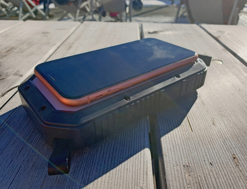 BasicNature 20 20K powerbank mit kabellosem qi-laden und solarpanel
