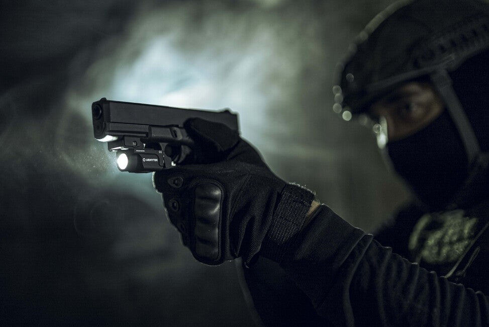 Armytek Buckler M1 waffenlampe 700lm kompakte wiederaufladbare