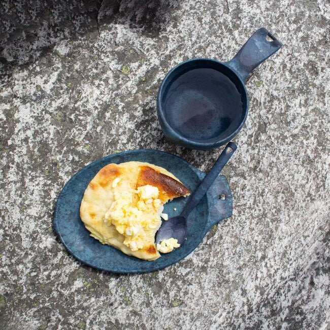 Kupilka-Becher mit Löffel und Untertasse, 210 ml, grün