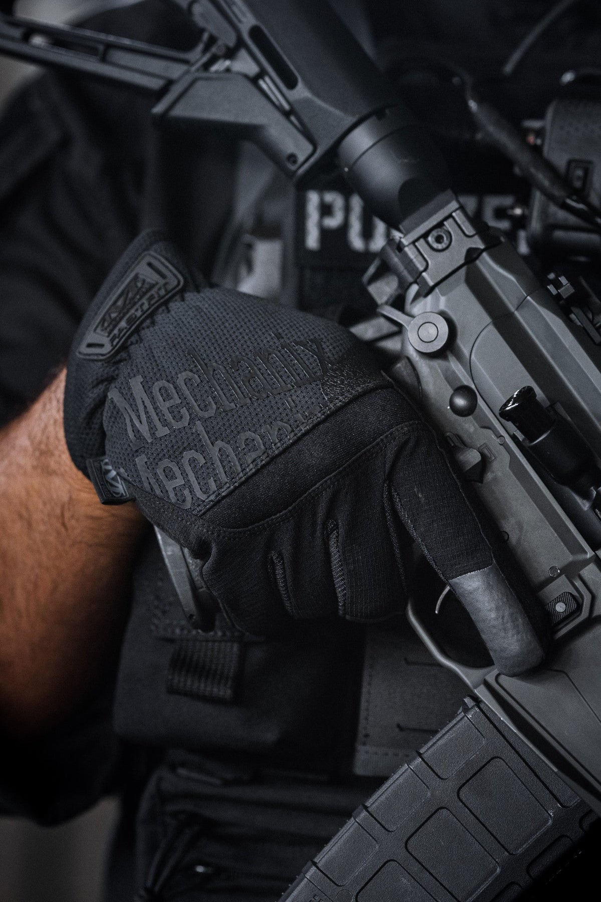 Mechanix FastFit rokavice antistatične, črne