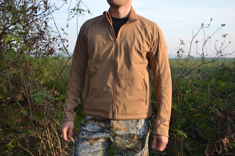 Mil-Tec lite SoftShell Jacke 3-vrstvova lahka coyote