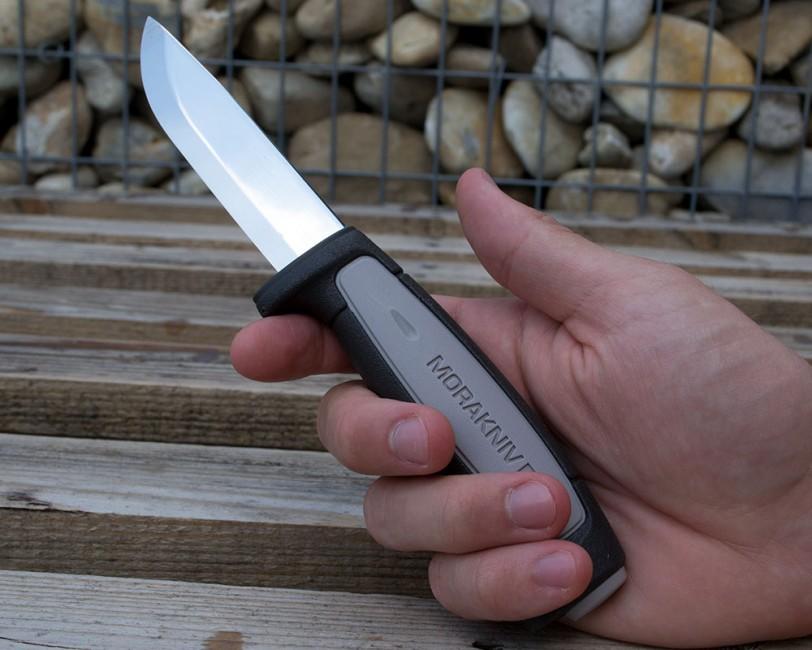 Mora of Sweden Robustes Karbonmesser grau
