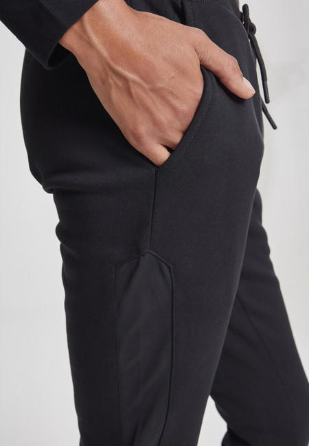 Urban Classics dámske tepláky Tech Mesh Side Stripe, čierne