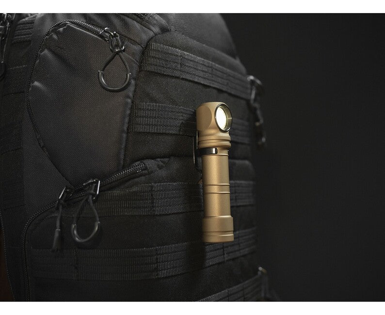 ArmyTek Wizard C2 Pro Max weiße led-handlampe mit magnetischem halter, batteriebetrieben, 4000 lm, sandfarben