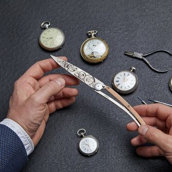 Deejo Schließmesser Horlogéria Wacholderholz grau Titan Uhrmacher