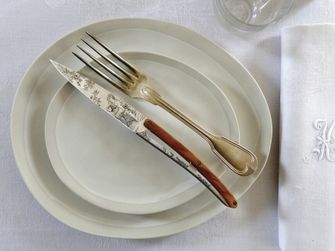 Deejo-Set mit 6 Steakmessern, glänzende Klinge aus Olivenholz, Art-Déco-Design