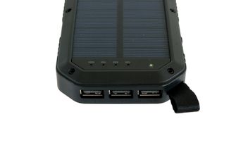 BasicNature 8 Powerbank 8K mit Solarladung und LED-Licht